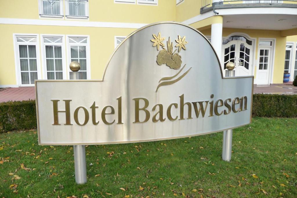 Hotel Bachwiesen Langensendelbach Exterior foto